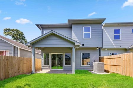 New construction Single-Family house 4923 Golden Forest St, Unit A, Houston, TX 77091 - image