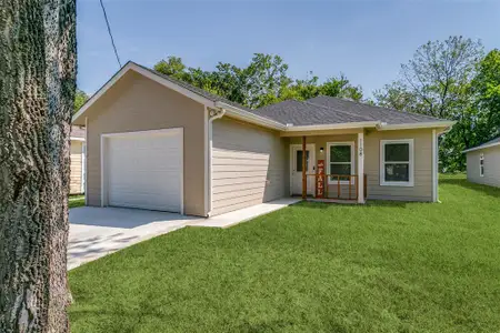 New construction Single-Family house 1108 S Morris St, Gainesville, TX 76240 - image