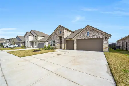 New construction Single-Family house 1831 Tioga View Dr, Rosharon, TX 77583 plan The George B - image
