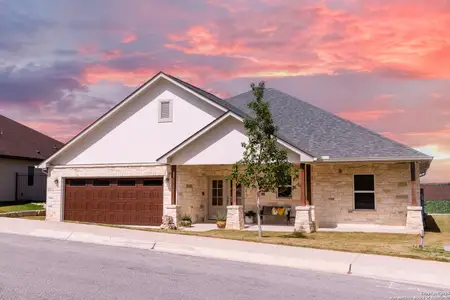 New construction Single-Family house 2005 Valencia Dr, Kerrville, TX 78028 - image