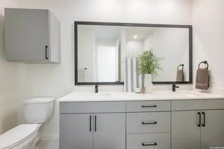 New construction Condo house 719 E Locust, Unit 2108, San Antonio, TX 78212 - image 15
