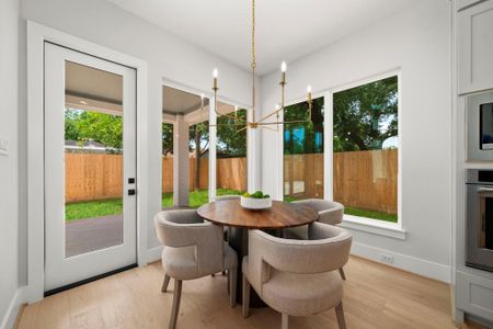 New construction Single-Family house 8033 Ridgeview Dr, Houston, TX 77055 - image 9