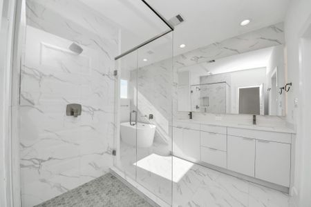 New construction Single-Family house 2104 Diagonal Ln, Houston, TX 77051 - image 6