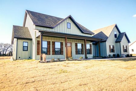 New construction Single-Family house 1056 Salvation Dr, Weatherford, TX 76088 Manor Farm House- photo 2 2