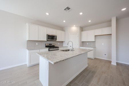 New construction Single-Family house 39985 W Sparks Ln, Maricopa, AZ 85138 plan Erie - image 10