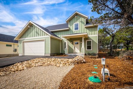 New construction Single-Family house 1672 Hillcrest Forest, Canyon Lake, TX 78133 - photo 0