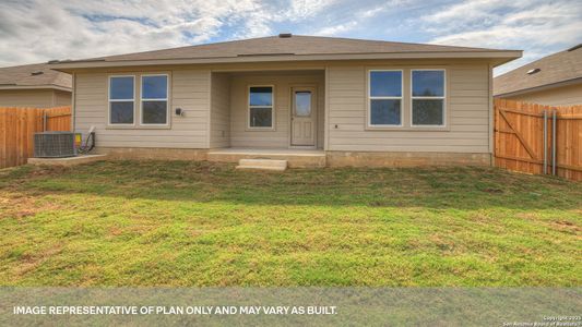 New construction Single-Family house 343 Honeydew Way, Seguin, TX 78155 Denton - photo 25 25