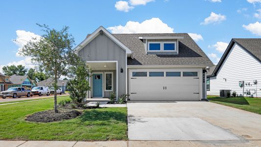 New construction Single-Family house 138 Sandstone Circle, Granbury, TX 76048 - photo 0