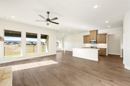 New construction Single-Family house 110 Red Cedar Ct, Balch Springs, TX 75181 Caraway- photo 13 13