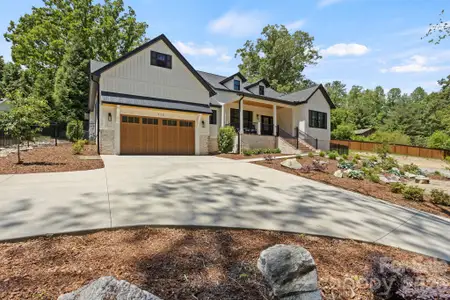 New construction Single-Family house 710 Knollwood Dr, Hendersonville, NC 28791 - image