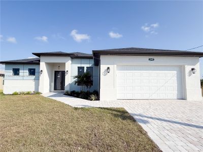 New construction Single-Family house 2515 Ne 5Th Pl, Cape Coral, FL 33909 - image