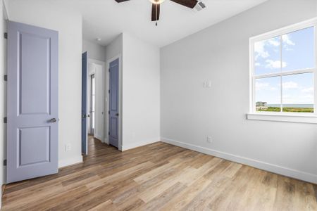 New construction Single-Family house 25830 Bay Breeze Dr, Galveston, TX 77554 - image 14