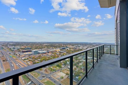 New construction Condo house 84 E Ave, Unit 4002, Austin, TX 78701 PH1- photo 1 1