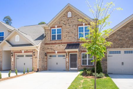 New construction Townhouse house 1020 Beechcraft Dr, Mebane, NC 27302 - photo 0