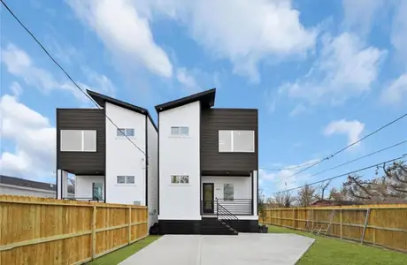 New construction Single-Family house 4404 Bond St, Houston, TX 77026 - image