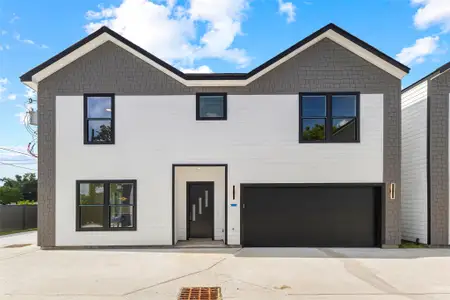 New construction Single-Family house 7558 Dyer St, Houston, TX 77088 - image