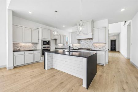 New construction Single-Family house 15828 Amber St, Frisco, TX 75033 plan Genevieve - image 12