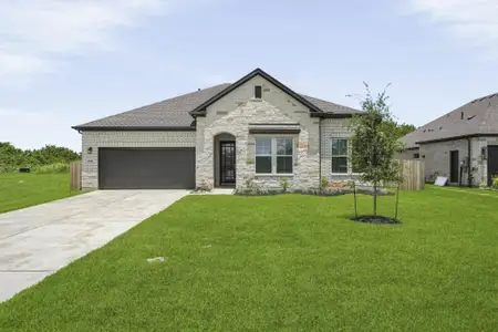New construction Single-Family house 1568 Elm Ct, Angleton, TX 77515 plan Denali - image