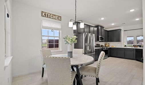 Lovely dining area and kitchen