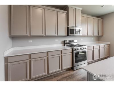 New construction Single-Family house 1610 Sunflower Wy, Johnstown, CO 80534 - image 9