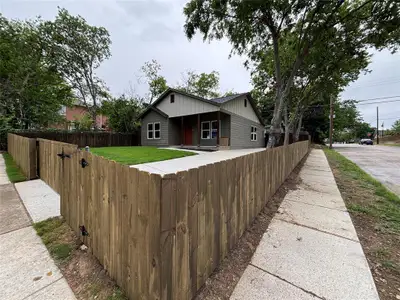 New construction Single-Family house 1649 E Terrell Ave, Fort Worth, TX 76104 - image 3