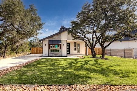 New construction Single-Family house 1382 Green Meadow Ln, Spring Branch, TX 78070 - photo 0