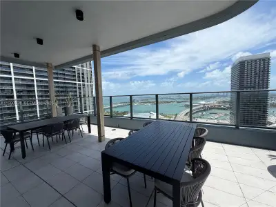 New construction Condo house 121 Ne 5Th St, Unit 2611, Miami, FL 33132 - image