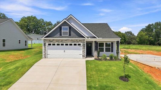 New construction Single-Family house 692 Davis Ln, Inman, SC 29349 - image