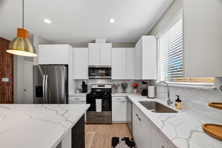 New construction Single-Family house 8668 Easthaven Blvd, Houston, TX 77075 - image 9