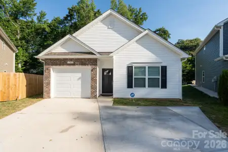 New construction Single-Family house 1149 Thayer Glen Ct, Unit 7, Charlotte, NC 28213 - image