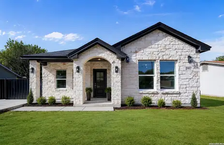 New construction Single-Family house 229 Colonial Ln, La Vernia, TX 78121 - image