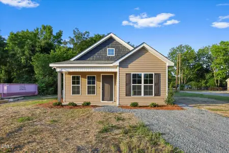 New construction Single-Family house 509 E Harnett St, Dunn, NC 28334 - image