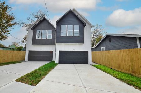 New construction Single-Family house 9312 Waller St, Houston, TX 77012 - image