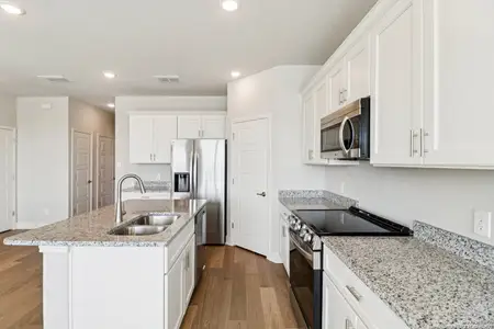 New construction Multi-Family house 7150 Magnolia Crk, San Antonio, TX 78252 - image 9