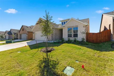 New construction Single-Family house 2045 Kelva Dr, Fort Worth, TX 76052 plan Lavon - image
