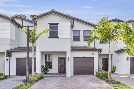 New construction Townhouse house 274 Sw 159Th Pl, Pembroke Pines, FL 33027 - photo 0