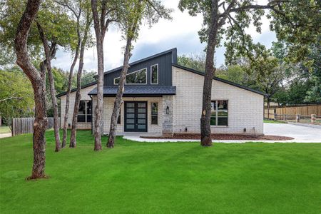 New construction Single-Family house 9703 Rosalie Ct, Granbury, TX 76049 - image