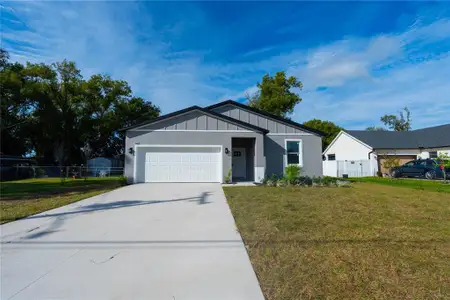 New construction Single-Family house 903 N New Hampshire Ave, Tavares, FL 32778 - image