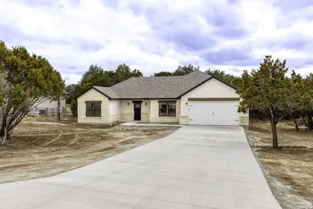New construction Single-Family house 1595 Rocky Ridge Lp, Canyon Lake, TX 78133 - image