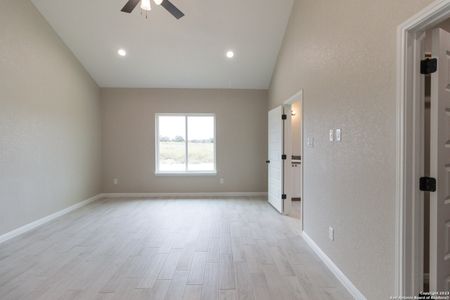 New construction Single-Family house 213 Colonial Lane, La Vernia, TX 78121 - photo 14 14