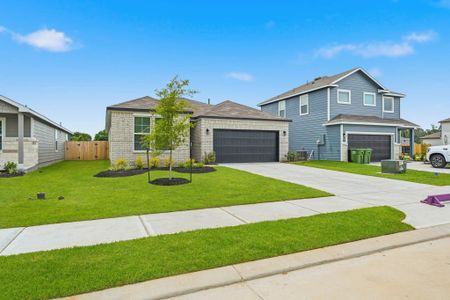 New construction Single-Family house 1881 Redwood Ln, Dayton, TX 77535 plan Barton - image