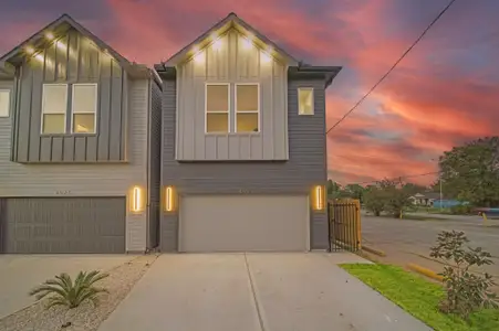 New construction Single-Family house 4527 Davenport St, Houston, TX 77051 - image