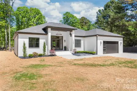 New construction Single-Family house 1220 Cuthbertson Rd, Waxhaw, NC 28173 - image
