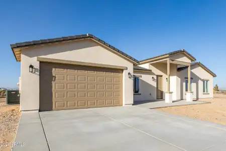 New construction Single-Family house 37164 W Encinas Ln, Tonopah, AZ 85354 - image