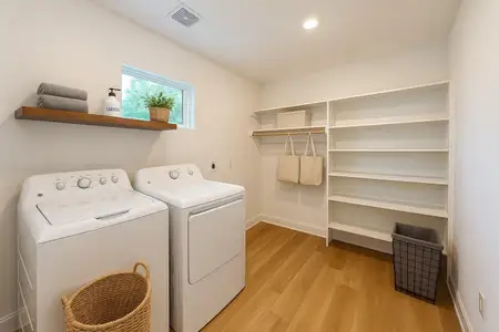 New construction Single-Family house 2213 Brackenridge, Unit B, Houston, TX 77026 - image 7