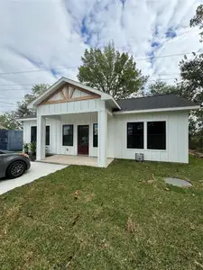 New construction Single-Family house 1011 East Main Street, Tomball, TX 77375 - photo 0