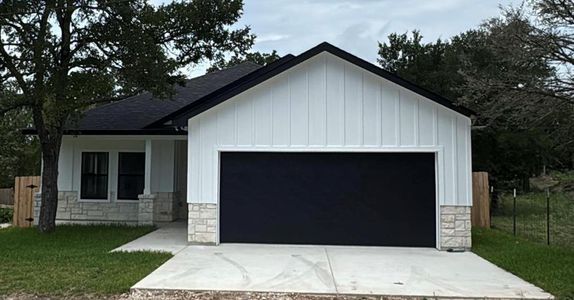 New construction Single-Family house 889 S Leon, Giddings, TX 78942 - image