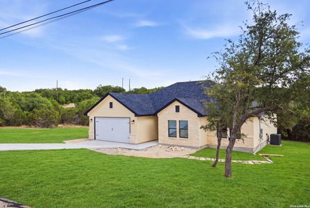 New construction Single-Family house 1750 Cottonwood Rd, Fischer, TX 78623 - image