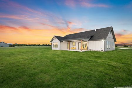 New construction Single-Family house Hondo, TX 78861 - image