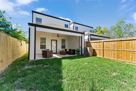 New construction Single-Family house 9023 Comal St, Houston, TX 77051 - photo 22 22